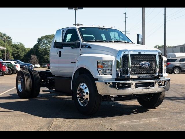 2025 Ford F-750 Base