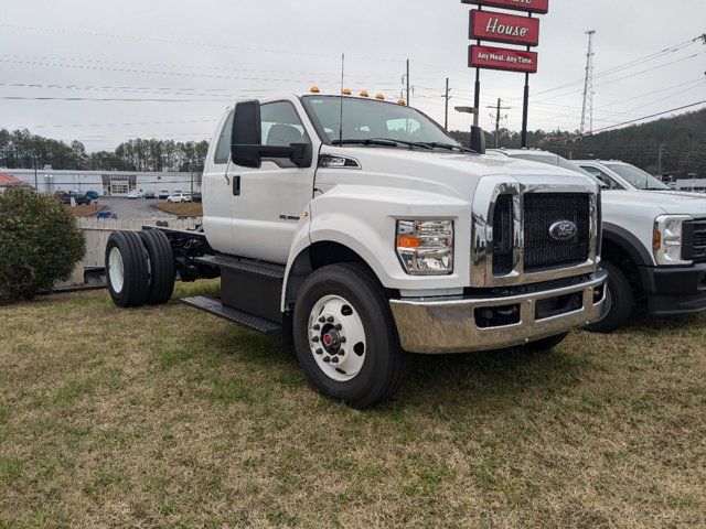 2025 Ford F-750 Base