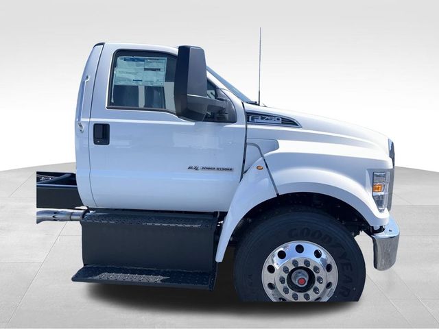 2025 Ford F-750 Base