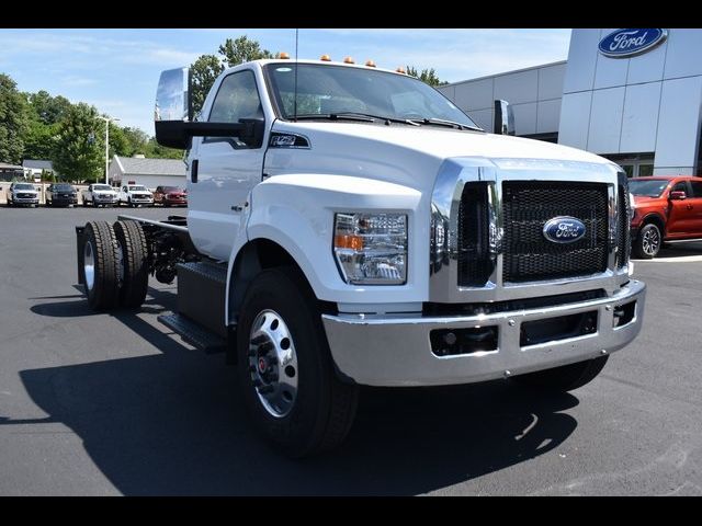 2025 Ford F-750 Base