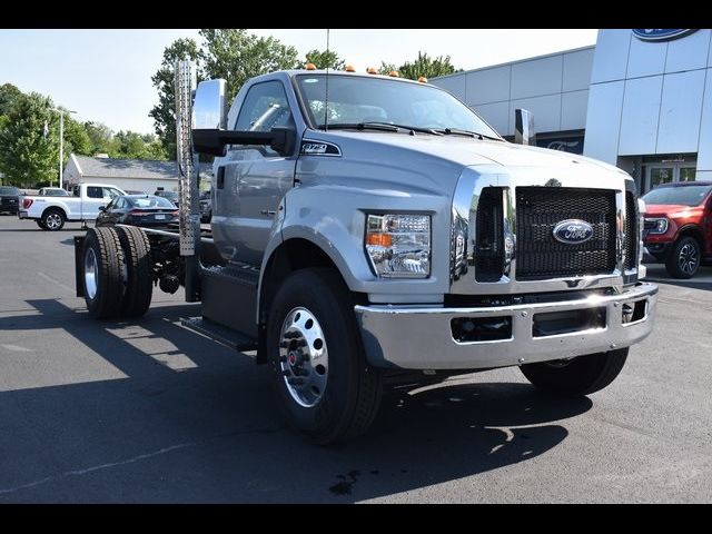 2025 Ford F-750 Base