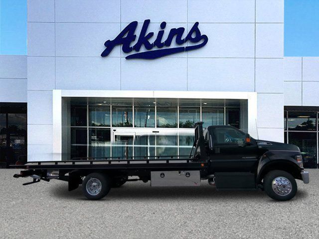 2025 Ford F-650 Base