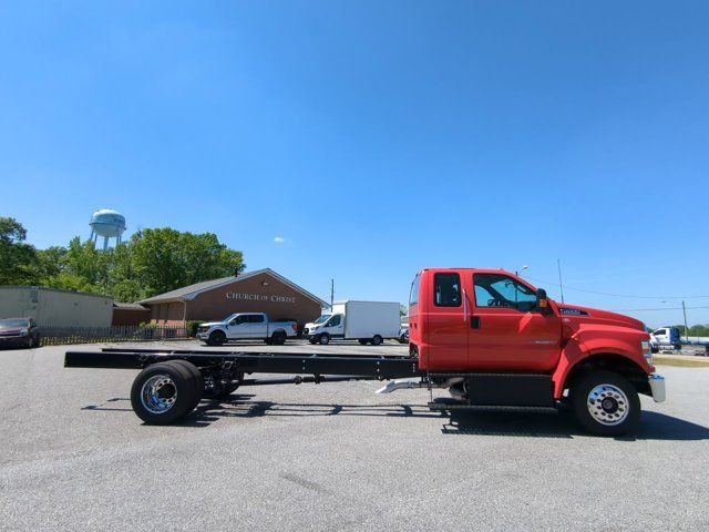 2025 Ford F-650 Base