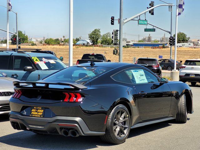 2025 Ford Mustang Dark Horse