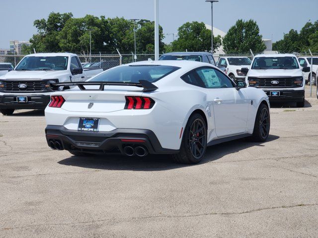 2025 Ford Mustang Dark Horse