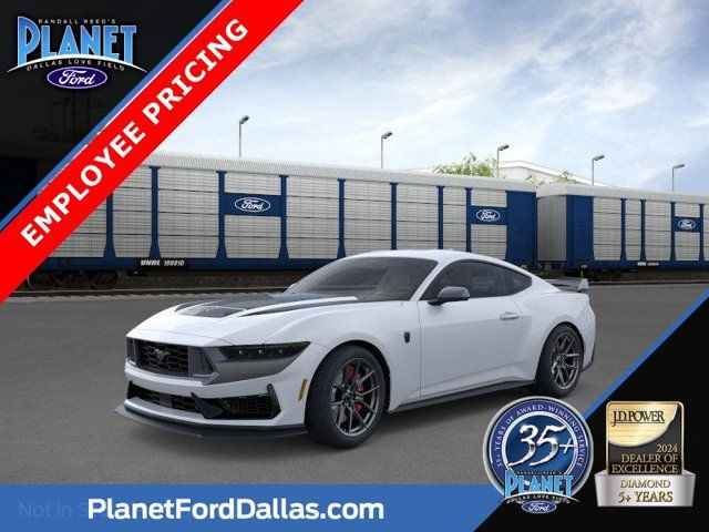 2025 Ford Mustang Dark Horse