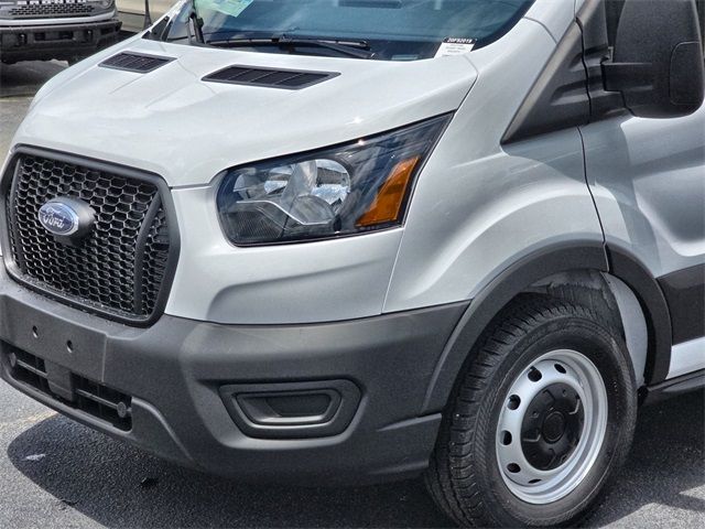 2025 Ford Transit Base