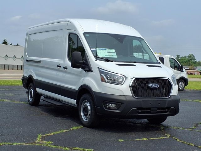 2025 Ford Transit Base