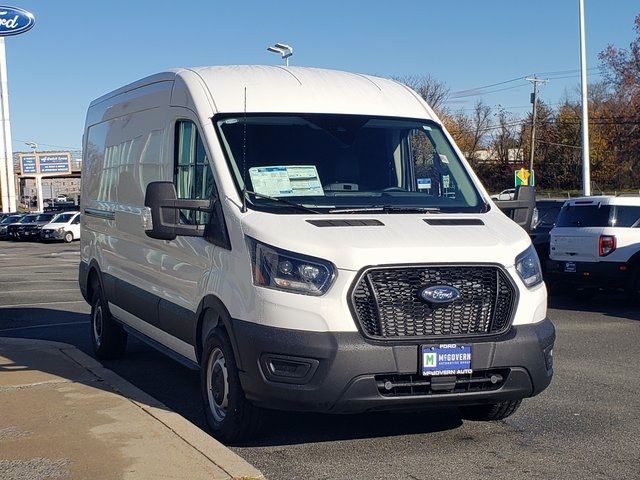 2025 Ford Transit Base