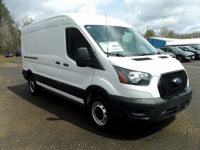 2025 Ford Transit Base
