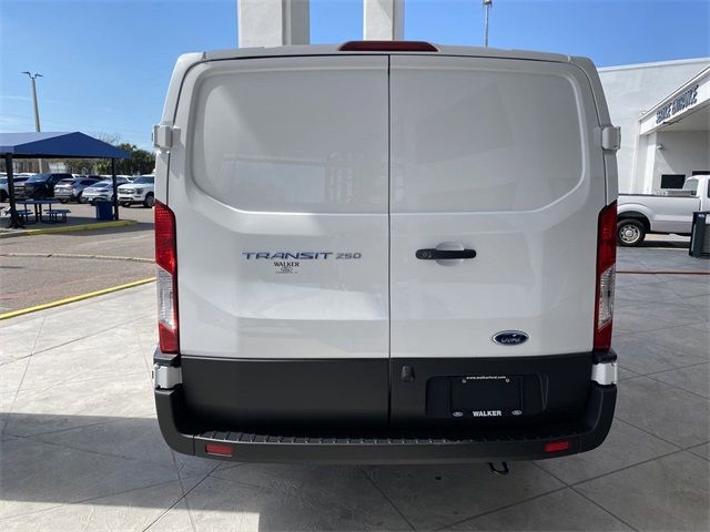2025 Ford Transit Base