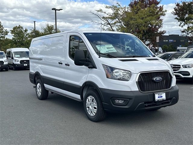 2025 Ford Transit Base