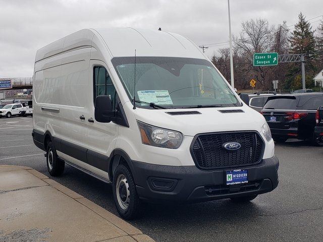2025 Ford Transit Base