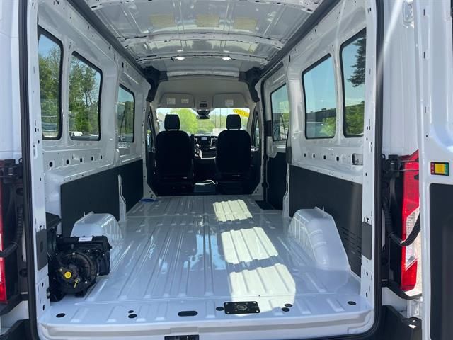 2025 Ford Transit Base