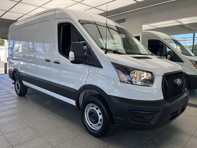 2025 Ford Transit Base