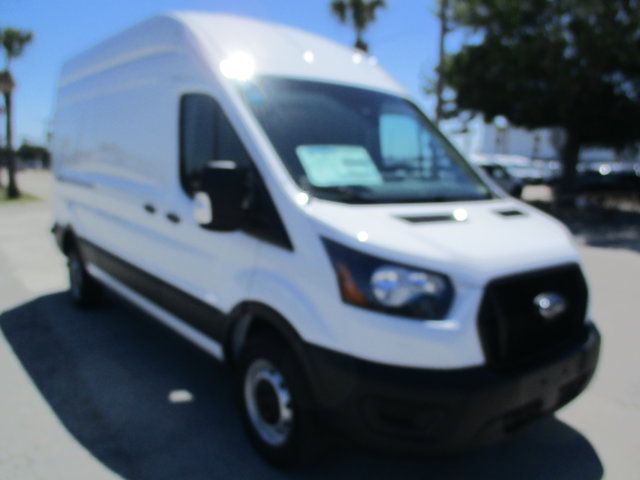 2025 Ford Transit Base