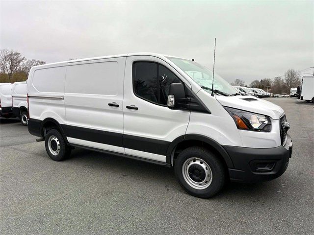 2025 Ford Transit Base