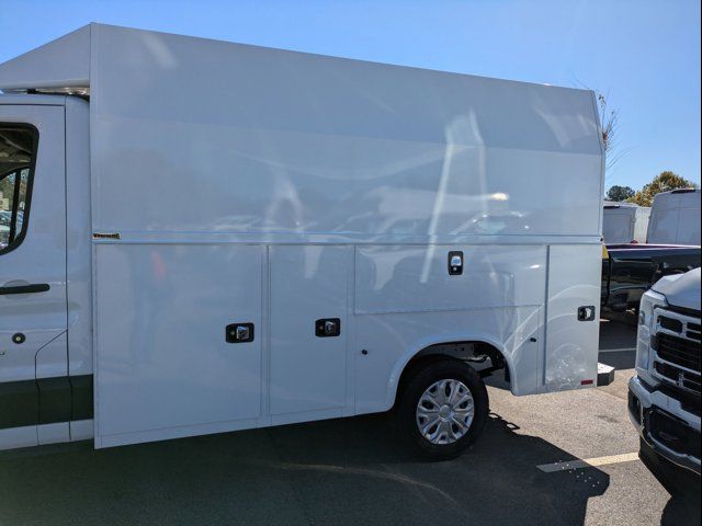 2025 Ford Transit Base