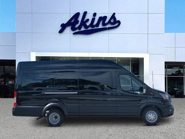 2025 Ford Transit XLT