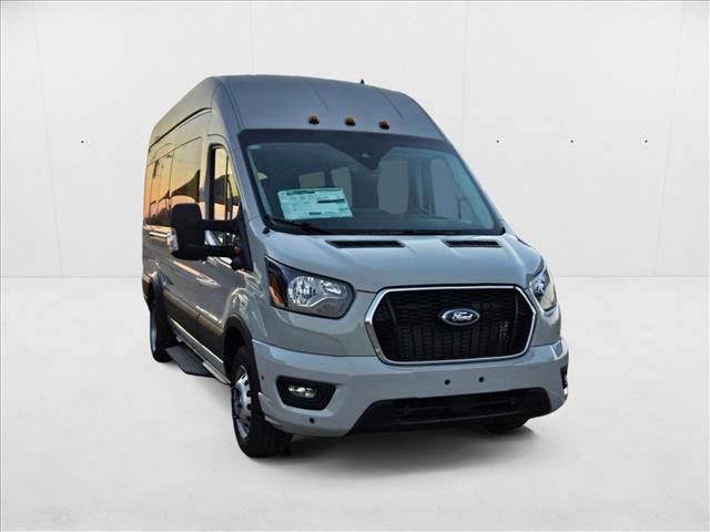 2025 Ford Transit XLT