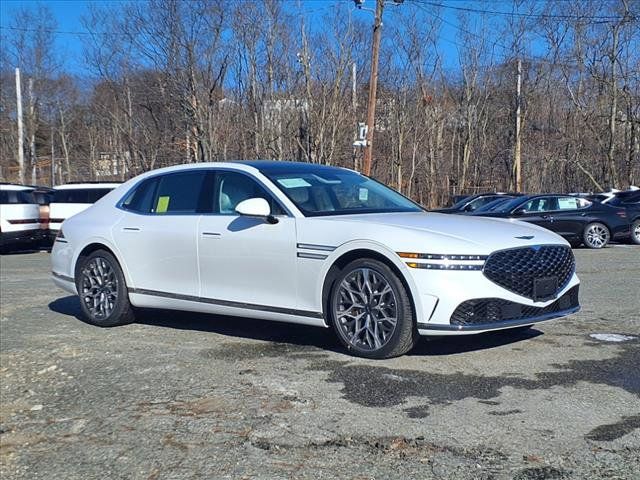 2025 Genesis G90 e-SC