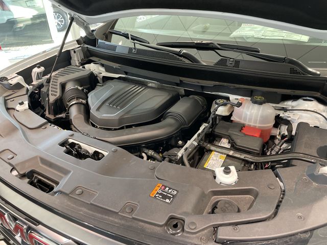 2025 GMC Acadia AWD AT4