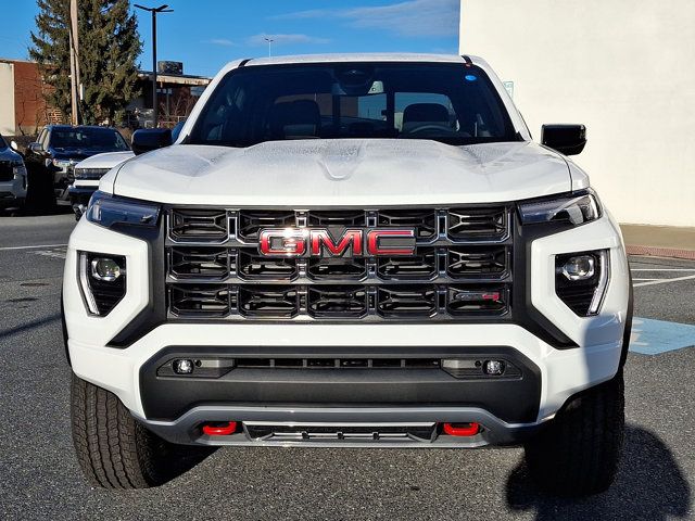 2025 GMC Canyon 4WD AT4