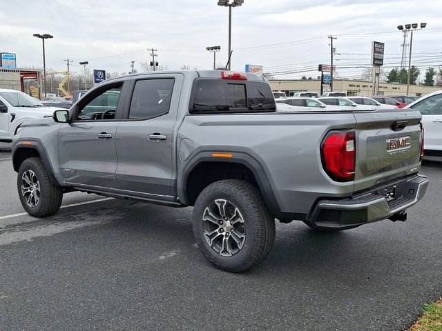 2025 GMC Canyon 4WD AT4