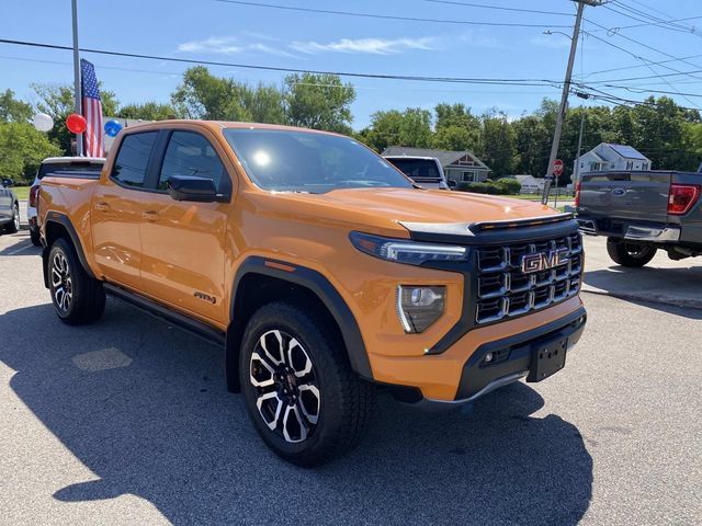 2025 GMC Canyon 4WD AT4