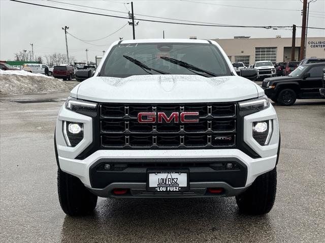 2025 GMC Canyon 4WD AT4