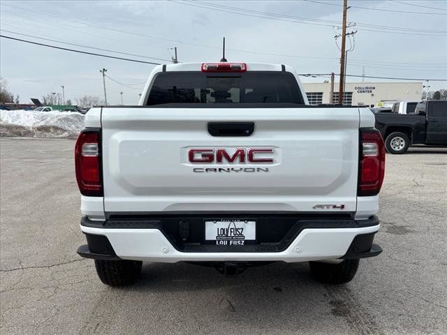 2025 GMC Canyon 4WD AT4