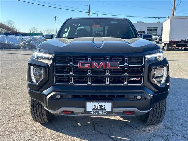 2025 GMC Canyon 4WD AT4