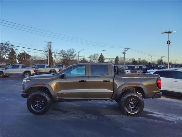 2025 GMC Canyon 4WD AT4