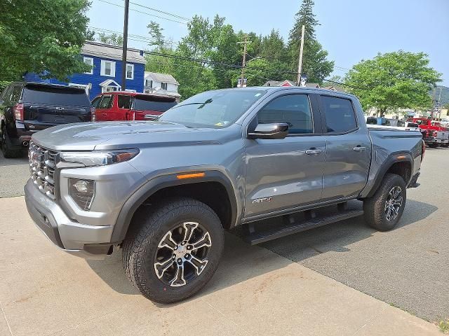 2025 GMC Canyon 4WD AT4