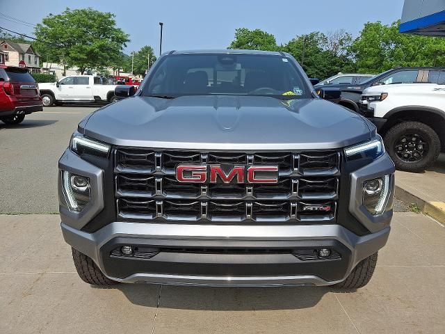 2025 GMC Canyon 4WD AT4