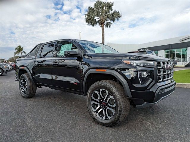 2025 GMC Canyon 4WD AT4