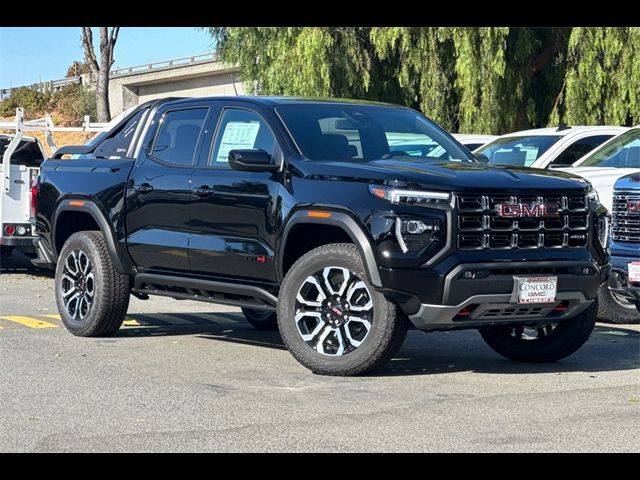 2025 GMC Canyon 4WD AT4