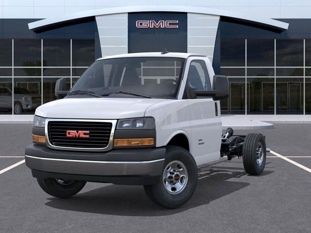 2025 GMC Savana Base