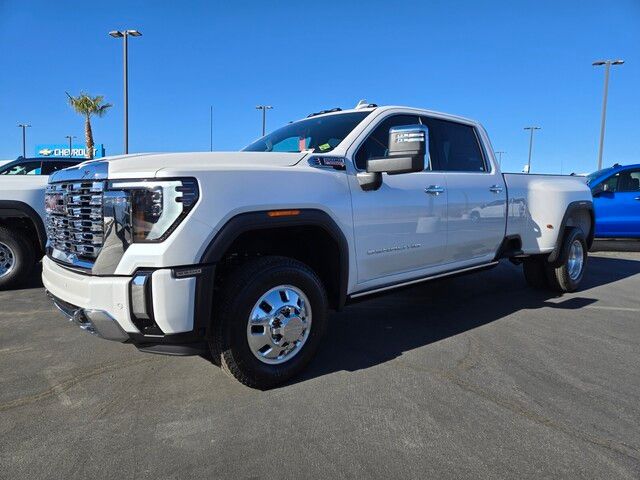 2025 GMC Sierra 3500HD Denali