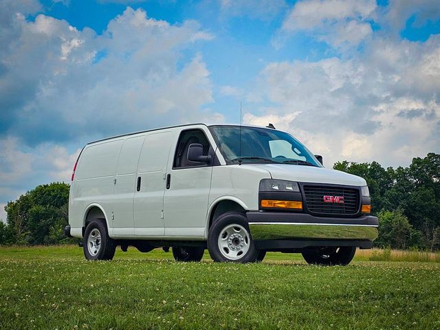 2025 GMC Savana Base