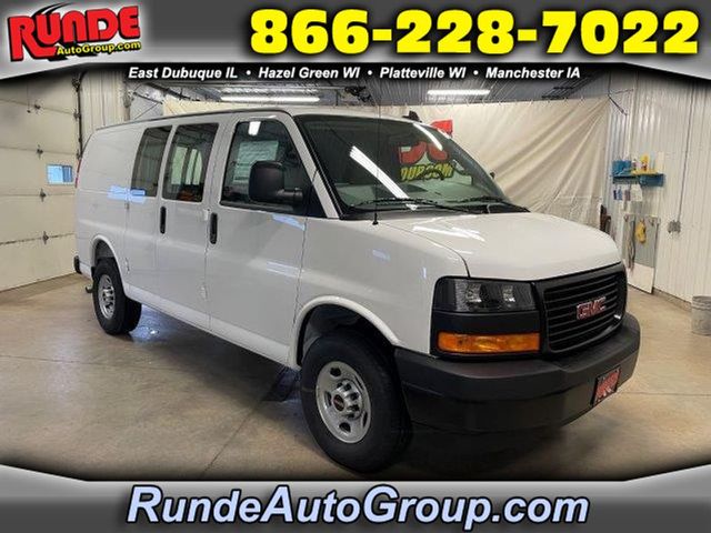 2025 GMC Savana Base