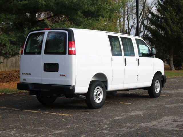 2025 GMC Savana Base