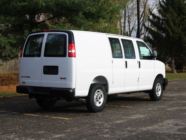 2025 GMC Savana Base