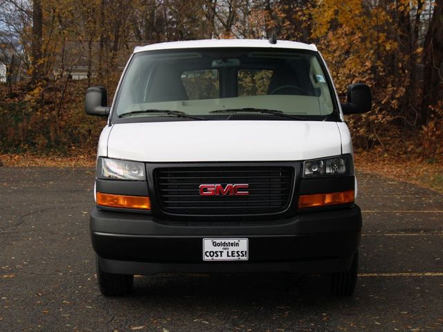 2025 GMC Savana Base