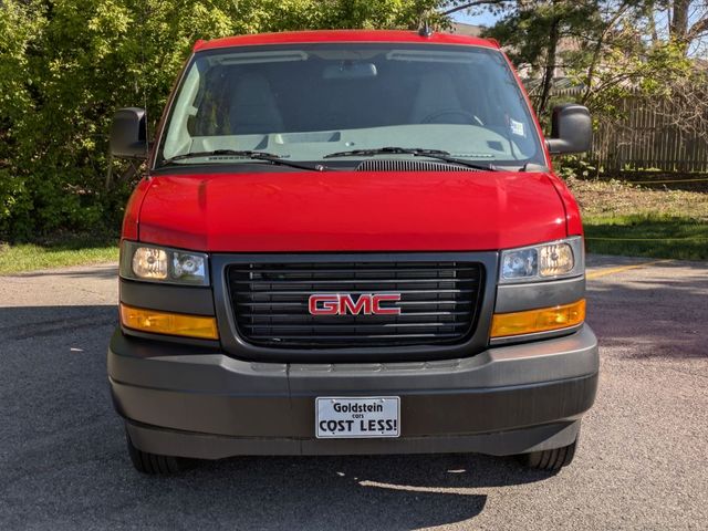 2025 GMC Savana Base