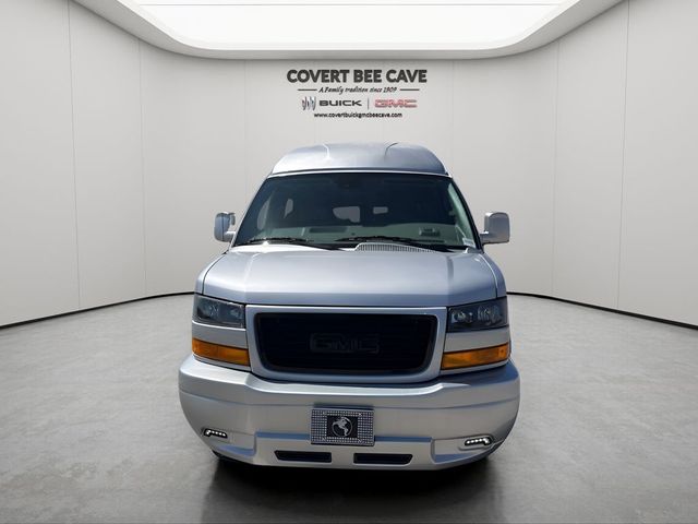 2025 GMC Savana Base
