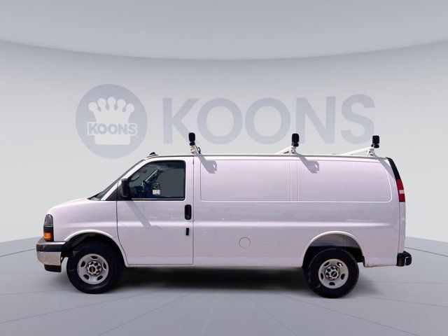2025 GMC Savana Base