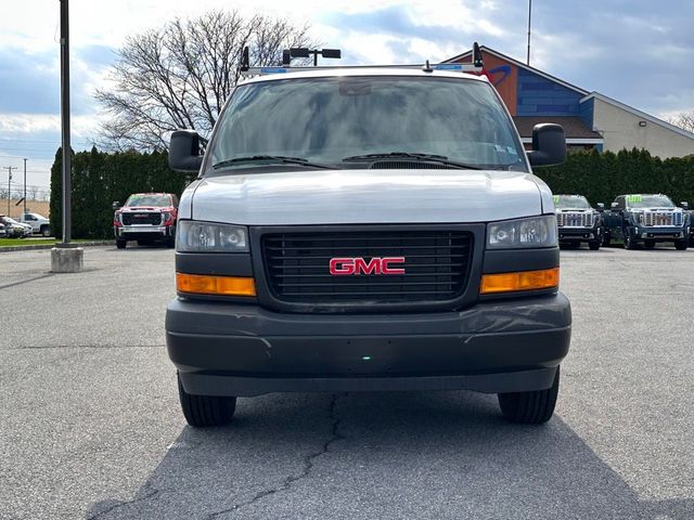 2025 GMC Savana Base