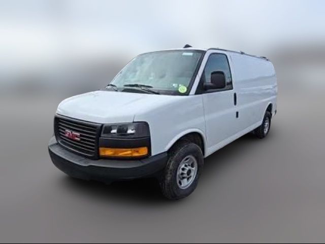 2025 GMC Savana Base