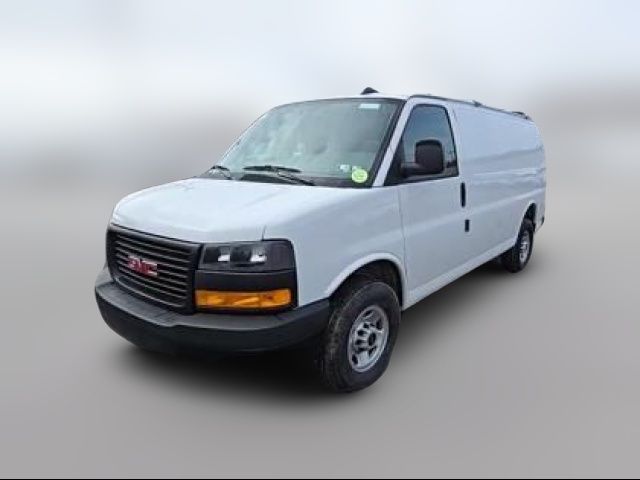 2025 GMC Savana Base